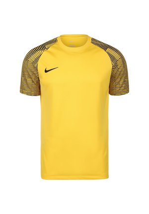 Geel sportshirt met korte mouwen, versierd met een zwart-geel gestreept patroon op de schouders. Het heeft een ronde hals en het Nike-logo in het zwart.