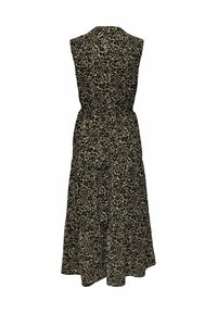 Ärmlös maxiklänning i ett leopardmönster, med en cinchad midja och flytande nederkant. Materialet verkar vara lätt och har en slät textur.