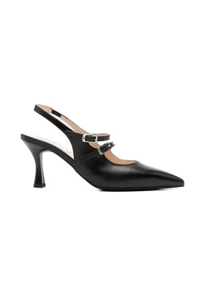Schwarzer Slingback-Pumps aus Leder mit spitzer Zehenpartie, zwei verstellbaren Schnallenriemen und einem schlanken, mittelhohen, gebogenen Absatz.