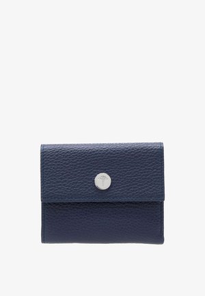 Portefeuille en cuir bleu marine avec une surface texturée, doté d'une fermeture à pression argentée et d'un emblème de marque discret sur le devant.