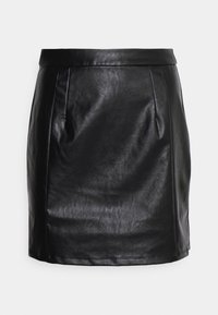 Černá kožená mini sukně s hladkou texturou, se jemnými záhyby v přední části a čistým lemem. Jednoduchý, přiléhavý design.