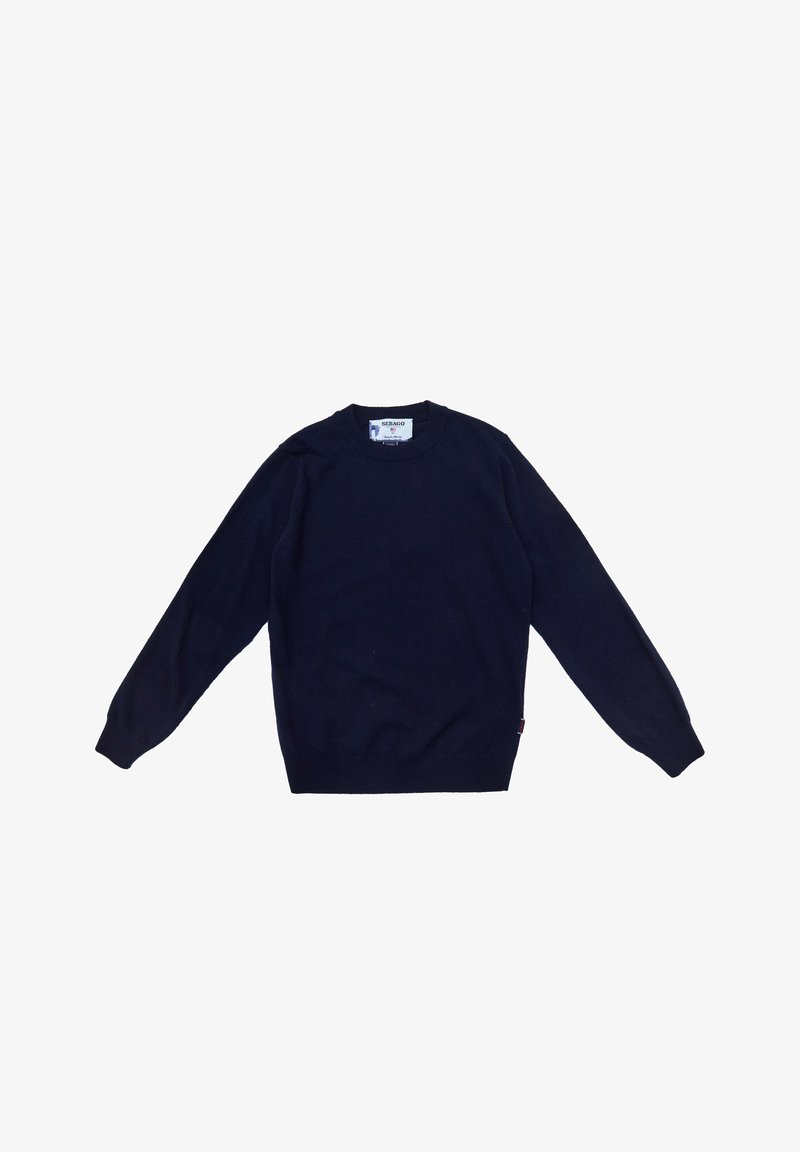 Maglione blu navy a girocollo realizzato in morbido tessuto lavorato a maglia. Presenta maniche lunghe, polsini e orlo a coste, e una piccola etichetta con logo sul lato.
