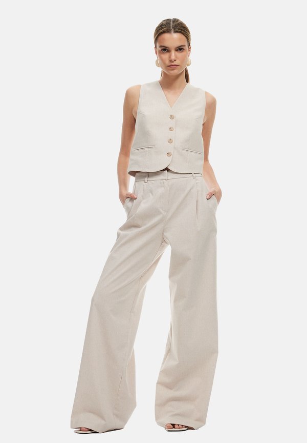 STRAIGHT LEG - Stoffhose - beige