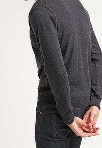 GANT Strickpullover - mottled dark grey