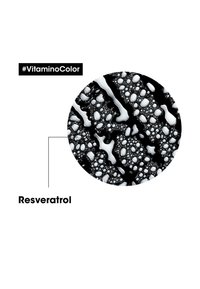 Design circulaire en noir et blanc présentant des gouttes, avec une surface texturée et des motifs fluides. Des étiquettes notables incluent « #VitaminoColor » et « Resvératrol ». 