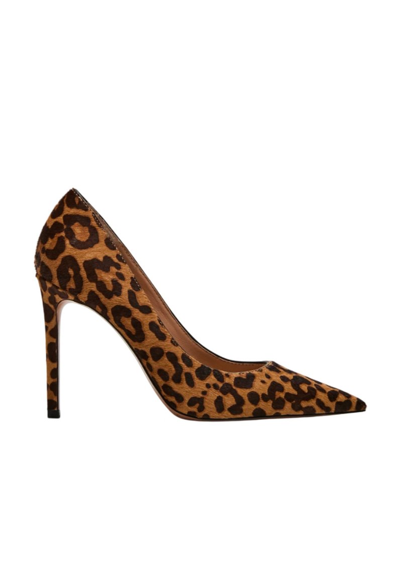 Scarpa con tacco alto leopardato in marrone e nero, design a punta, silhouette elegante, con finitura testurizzata e tacco a stiletto di 10 cm.