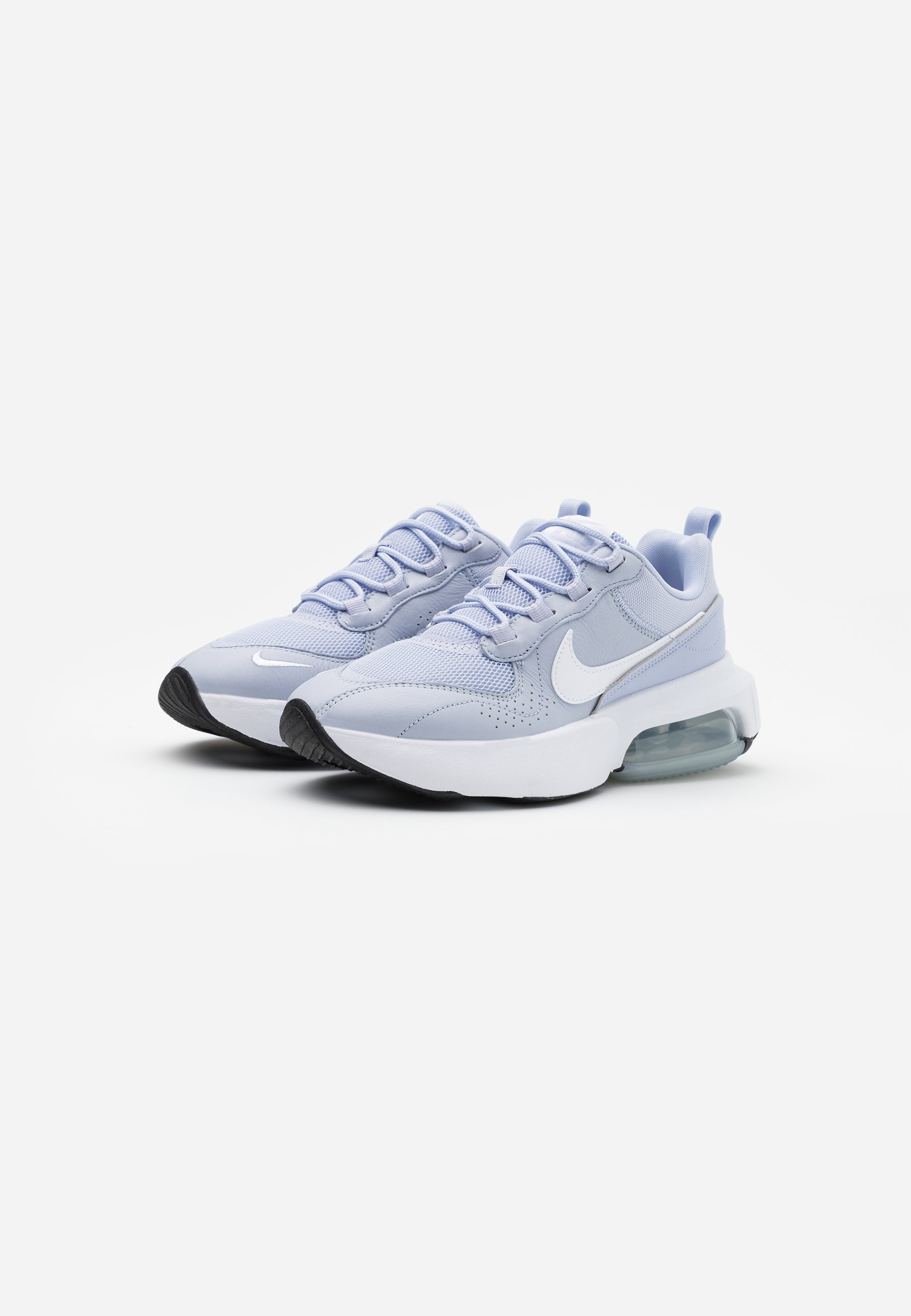 Nike Sportswear AIR MAX VERONA - Matalavartiset tennarit -  ghost/white/metallic silver/black/harmaa - Zalando.fi