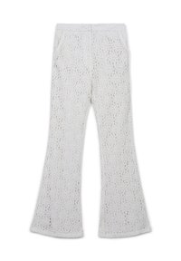 Un pantalon blanc évasé présente un motif semblable à de la dentelle avec un tissage ouvert. Il possède deux poches latérales et une taille lisse.