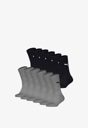 Zehn Paar Puma-Socken bis zur Mitte der Wade, fünf schwarz und fünf grau, jeweils mit einem kleinen Puma-Logo in Knöchelnähe.