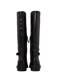 Knee-high mustad nahkade saapad tekstuuriga viimistlusega, tagumise lukuga sulgur ja reguleeritavad rihmad pahkluus ja säärtel.