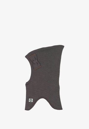 Barna kötött símaszk texturált mintával, aszimmetrikus kialakítással és egy kis masnival az oldalon.