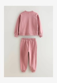 Selezionato, dusky pink