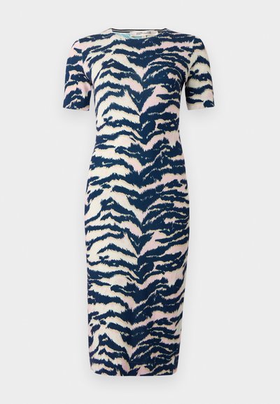 Rochie până la genunchi, cu un design ajustat, având un model imprimat cu animale în nuanțe de bleumarin, roz și crem; mâneci scurte și decolteu rotund.
