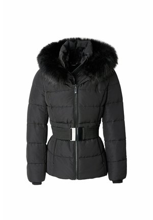 Chaqueta negra acolchada con capucha de piel sintética, cierre de cremallera, cinturilla ajustable y tejido texturizado. Presenta un patrón acolchado y puños elásticos.