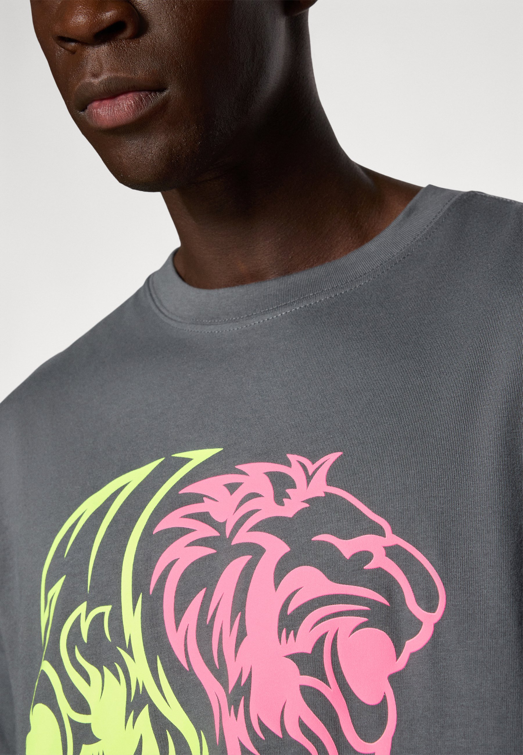 Nike Performance LEBRON JAMES LBJ TEE - Print T-shirt - iron grey