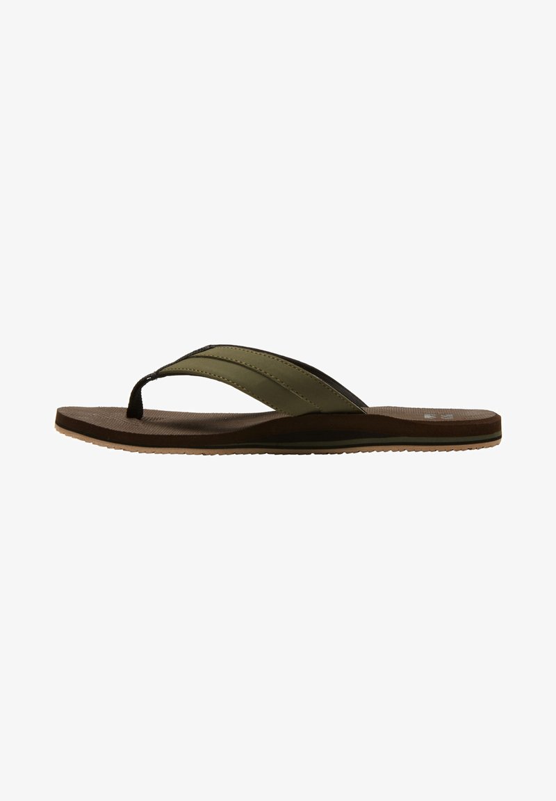 Melnas un olīvzaļas flip-flops ar strukturētu gumijas zoli, izlīdzinātu pirkstu siksniņu un kontūrētu zolīti. Viegls un ikdienišķs dizains.