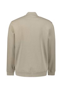 Beige lange mouw trui met geribde kraag, manchetten en zoom, gezien van achteren op een witte achtergrond.