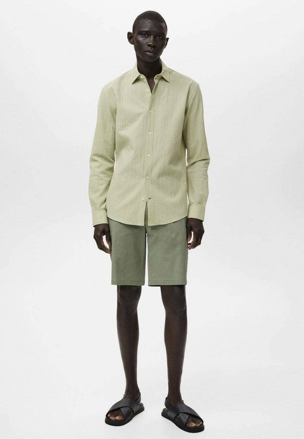 GESTREIFTES REGULAR FIT- MIT TEXTUR - Shirt2