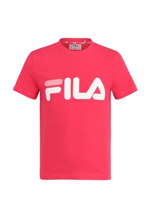 T-shirt di cotone rosa con maniche corte, caratterizzato da un grande logo bianco "FILA" stampato sulla parte anteriore. Design classico a girocollo.