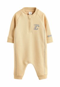 Hellgelbes Baby-Romper aus weichem Stoff, mit einem halben Reißverschluss vorne, langen Ärmeln, gerippten Bündchen und einem gedruckten "Little C"-Design.