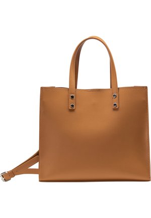 Sac cabas en cuir marron clair avec double poignée et bandoulière réglable, avec rivets et boucle en métal argenté.