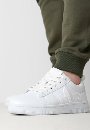 Mexx JOAH PARKER - Baskets basses - white