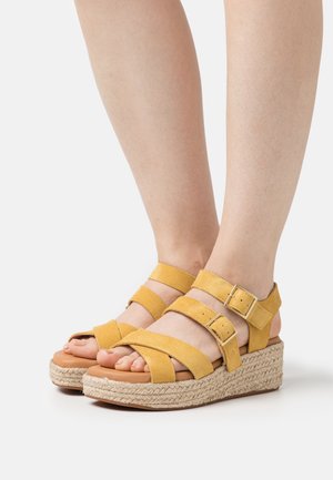 Clarks, Espadrilles - yellow