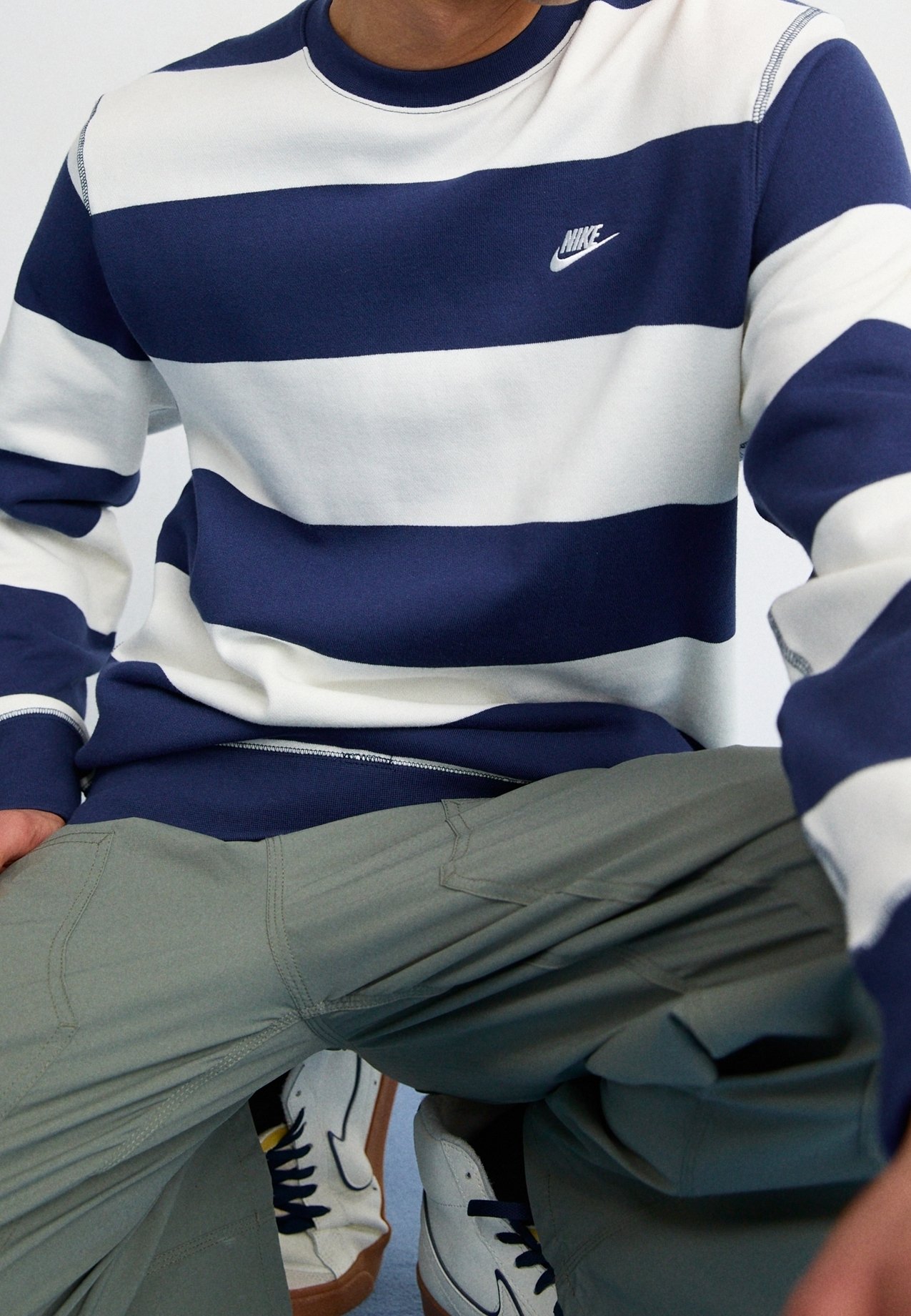 nike stripe sweatshirt