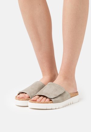 Gabor Mules - schilf