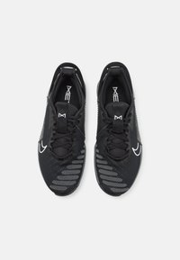 Nike Performance METCON 9 EASYON - Træningssko - black/white/anthracite/smoke grey