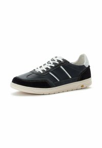 Marineblaue und graue Ledersneaker mit weißen Schnürsenkeln, Wildlederakzenten und einer strukturierten Sohle. Verfügt über zwei weiße Streifen und Perforationen im Obermaterial.