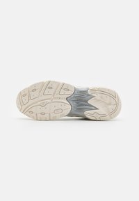 ASICS SportStyle GT-2160 UNISEX - Tossud - cream/safety yellow