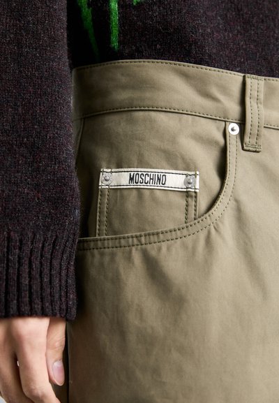 MOSCHINO TAPE - Shorts - green