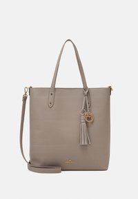 Šedá kožená tote taška s dvěma uchy, odnímatelným popruhem, akcentem v podobě třásně a zlatými kovovými prvky. Obsahuje logo a strukturovaný povrch.