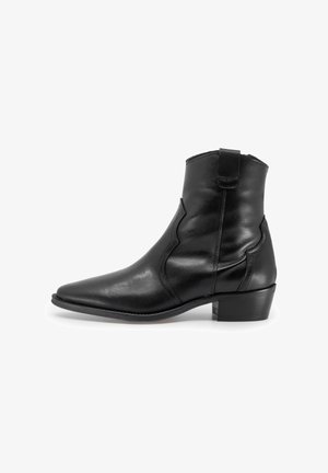 Schwarze Leder-Ankle-Boots mit spitzem Zehenbereich, geschwungener Nahtgestaltung und kleinem Absatz. Verfügt über eine Zugschlaufe an der Rückseite und eine glatte Oberfläche.