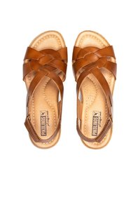 Sandalias de cuero marrón con diseño de tiras cruzadas, punta abierta y plantilla acolchada. Suela resistente con marca en la plantilla.