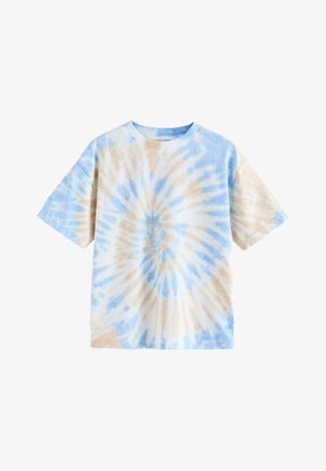 Kortærmet tie-dye t-shirt med blå og beige spiral mønster på hvid baggrund, rund halsudskæring og løs pasform.