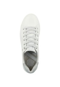 White sneaker with textured gray accents, round toe, and flat laces. Features a padded collar and distinct logo on the side.