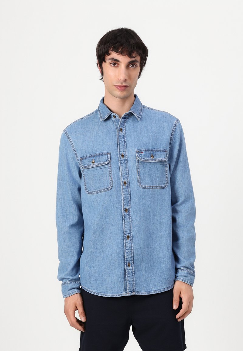 Tommy Jeans REGULAR SHIRT - Hemd - denim medium