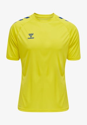 Heldere gele sportshirt met korte mouwen, gemaakt van gladde stof. Kenmerkt blauwe accenten op de schouders en een logo op de voorkant.