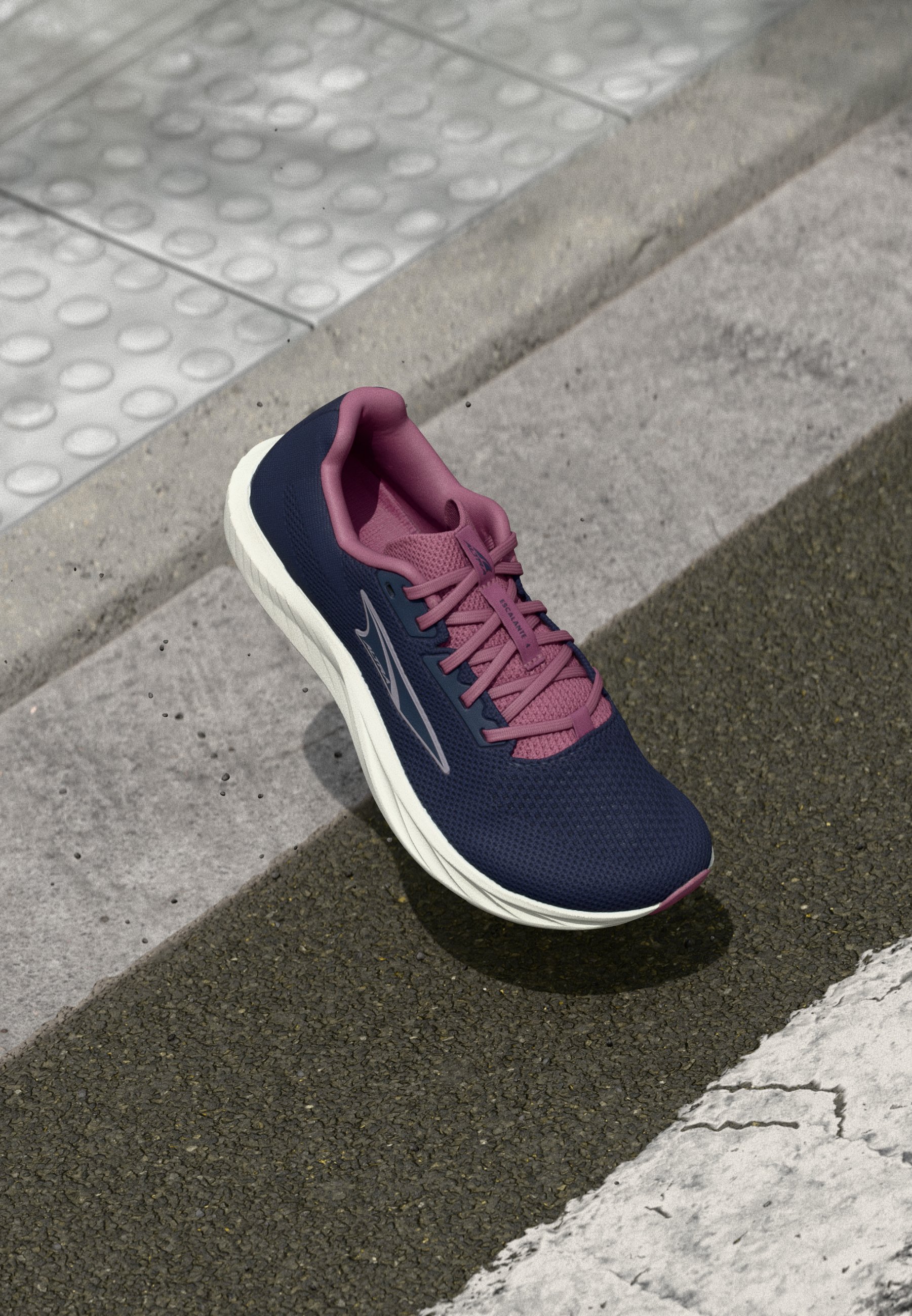 Altra ESCALANTE 4 - Road running shoes - navy/dark blue 