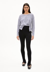 ARMEDANGELS XIANAA - Langarmshirt - oatmilk/bluenoon