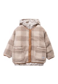 Jas van nepbont in beige met een ruitpatroon, voorzien van een glanzende zilveren capuchon, drukknopen en twee voorzakken.