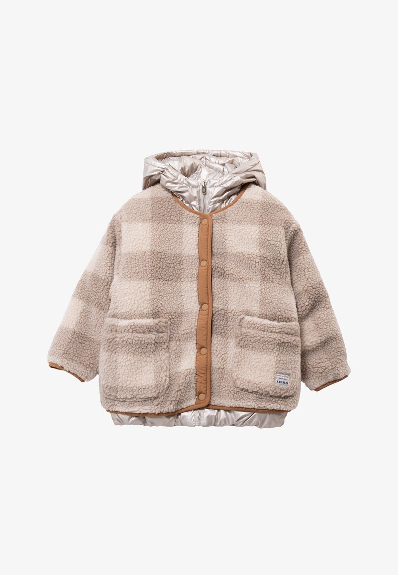 Jas van nepbont in beige met een ruitpatroon, voorzien van een glanzende zilveren capuchon, drukknopen en twee voorzakken.