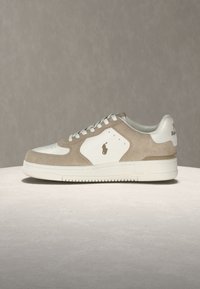 Selectat, milkshake/deckwash white