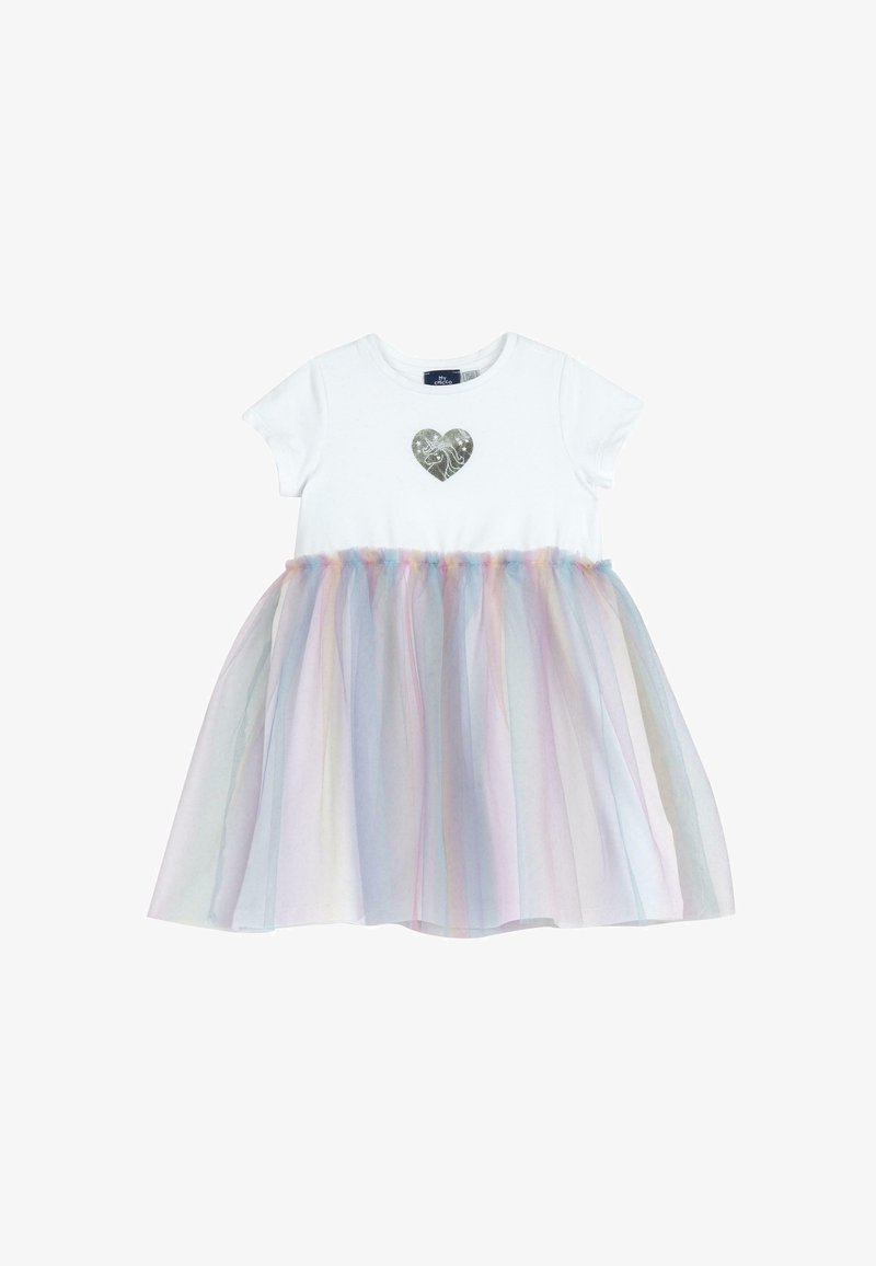 Robe à manches courtes avec un haut en coton blanc et une jupe en tulle multicolore. Présente un accent en forme de cœur argenté sur la poitrine.