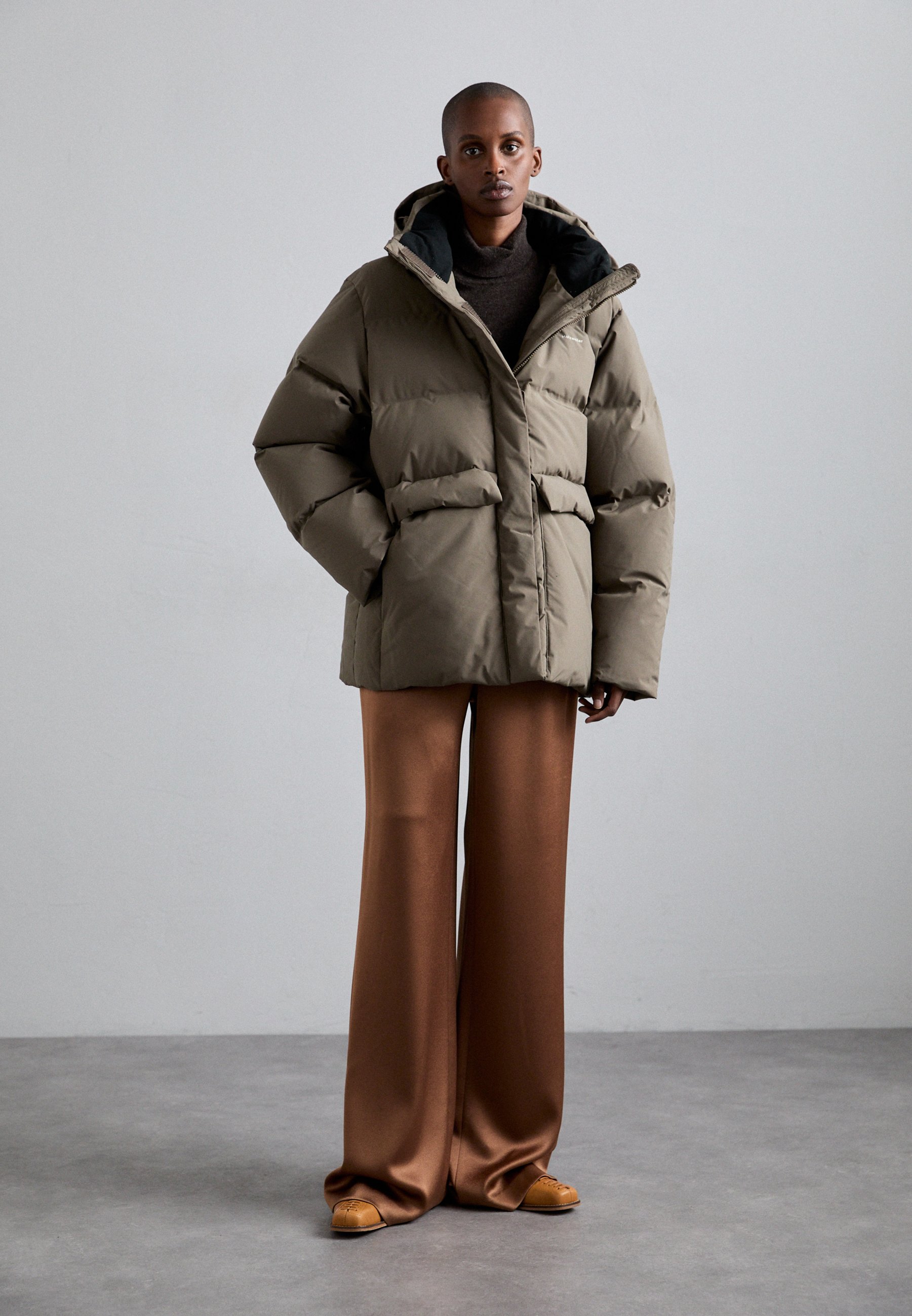 Holzweiler BESSEGGEN JACKET - Down jacket - taupe - Zalando.co.uk