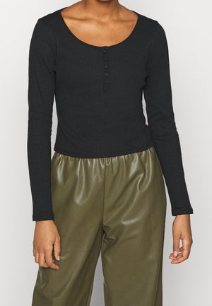 Long sleeved top - black
