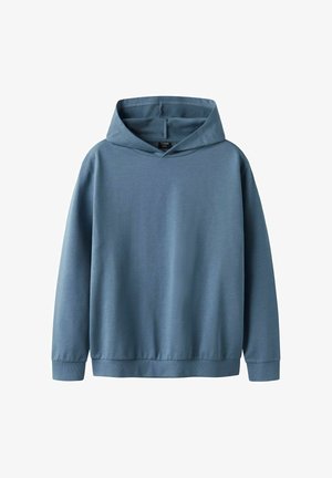 Felpa blu chiaro realizzata in un tessuto morbido, con cappuccio regolabile, maniche lunghe e polsini e orlo a costine. Texture liscia con dettagli minimi.