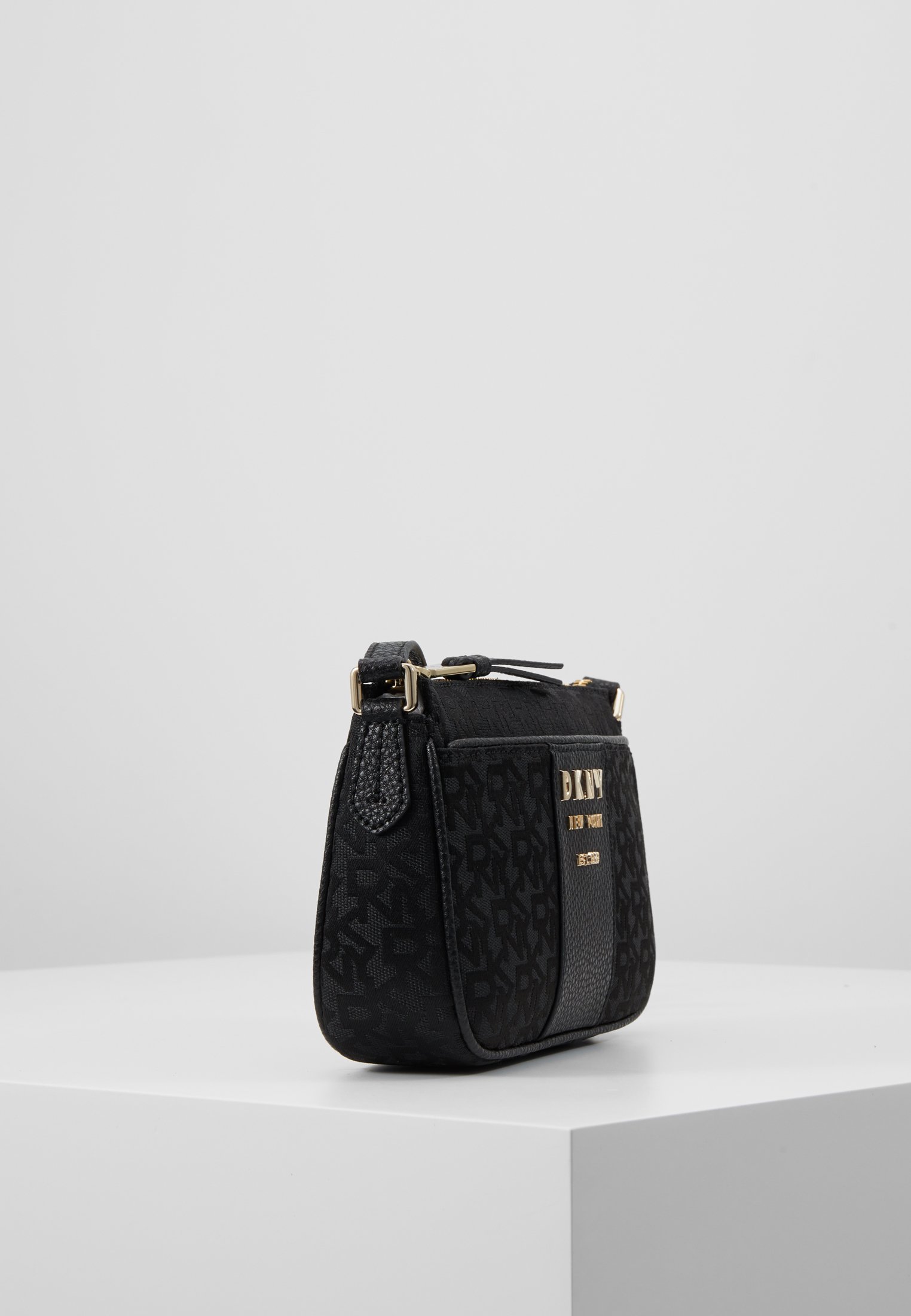crossbody väska zalando crossbody väska zalando